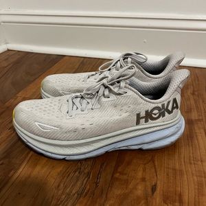 Hoka Clifton 9